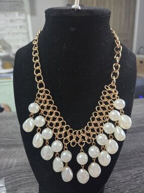 #153 paparazzi Gold-Tone Chain Necklace with White Pearl Drops